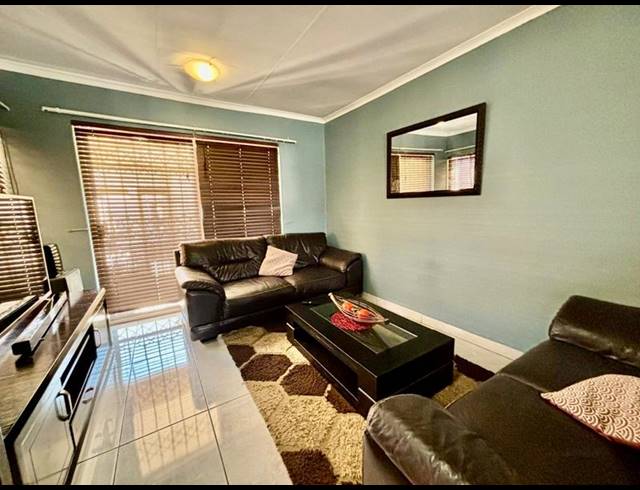 2 BEDROOM APARTMENT FOR SALE IN SYLVIAVALE